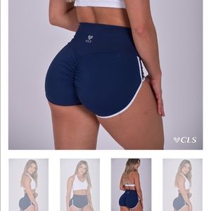 ClS sportswear wore a couple times navy blue Large scrunch back high waist.